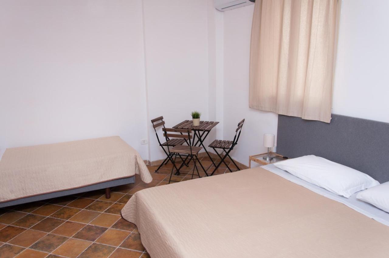 Guest House Del Lido 恩佩多克莱港 外观 照片