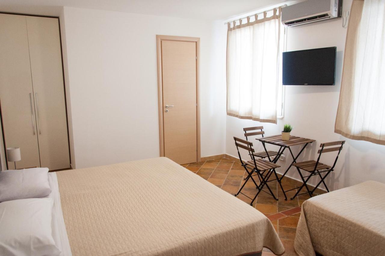 Guest House Del Lido 恩佩多克莱港 外观 照片
